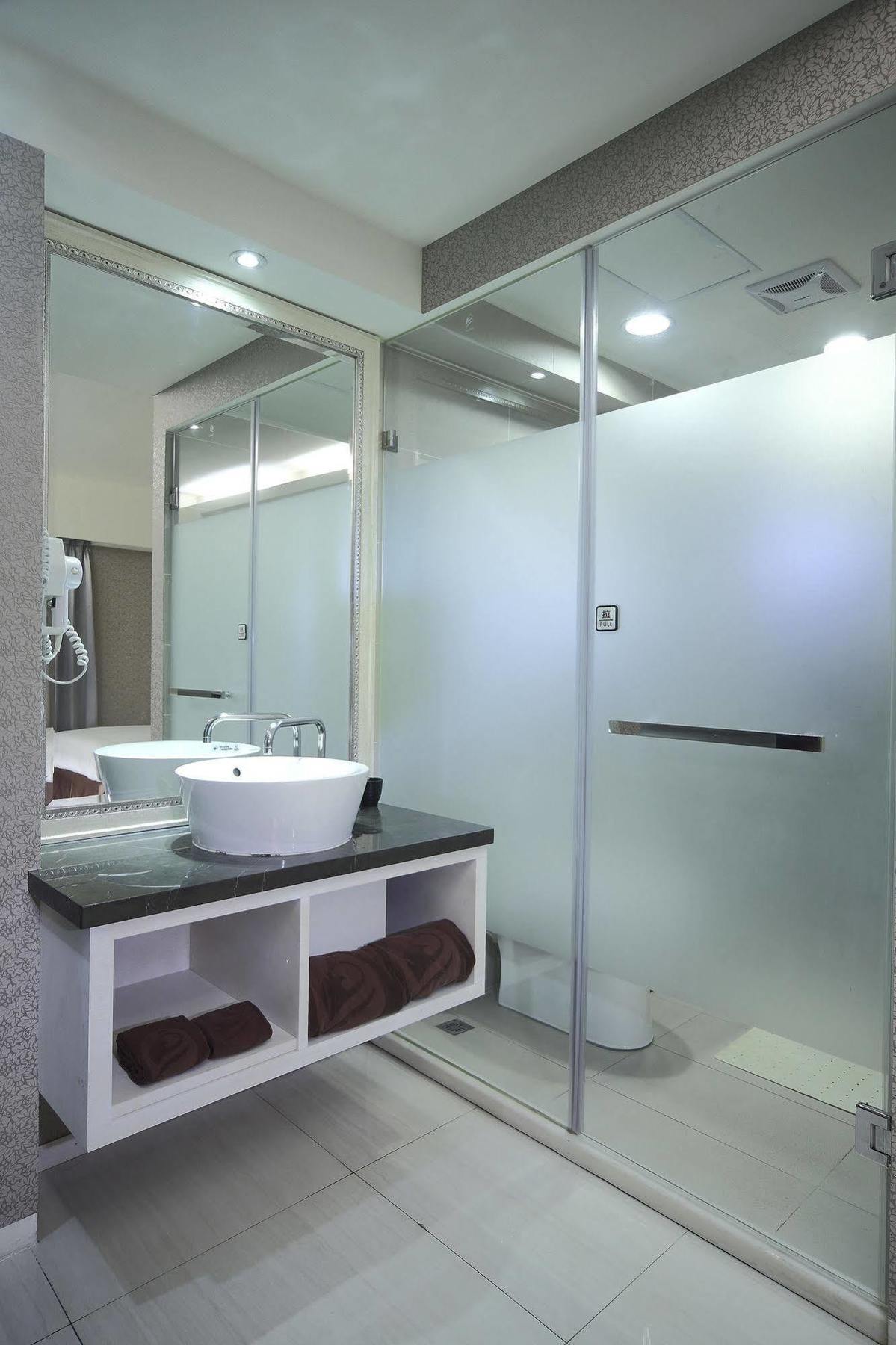 Nest Hotel Kaohsiung Exteriör bild